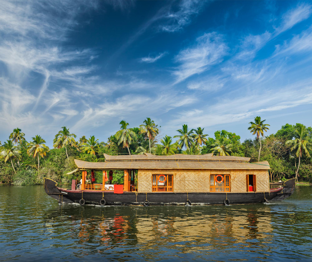 Houseboat: What to Expect on Your Floating Getaway